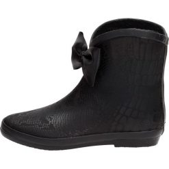 Czarne kalosze damskie KYLIE CRAZY 106. Czarne kalosze damskie Kylie Crazy, bez wzorów. W wyprzedaży za 89,00 zł.