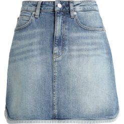 Calvin Klein Jeans MINI WESTERN Spódnica jeansowa syracuse blue. Niebieskie spódniczki jeansowe marki Calvin Klein Jeans, mini. Za 399,00 zł.
