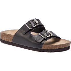 Klapki CAPRICE - 9-27400-22 Black Nappa 022. Czarne klapki damskie marki Caprice, z aplikacjami, ze skóry, bez obcasa. Za 189,90 zł.
