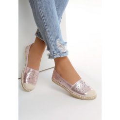 Różowe Espadryle Portraying. Różowe espadryle damskie Born2be, bez wzorów, bez obcasa, na płaskiej podeszwie. Za 59,99 zł.