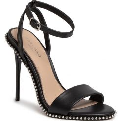 Sandały MARCIANO GUESS - 0GG9C2 9310Z JBLK. Czarne klapki damskie MARCIANO GUESS, z aplikacjami, ze skóry, bez obcasa, na obcasie. Za 749,00 zł.