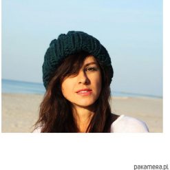 Czapki damskie: Czapka beanie zieleń hand made z wełną