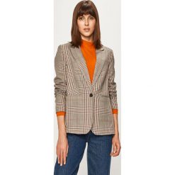 Vero Moda - Żakiet. Pomarańczowe marynarki damskie Vero Moda, bez wzorów, z elastanu. Za 219,90 zł.