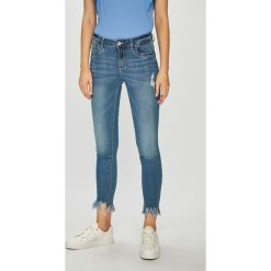 Only - Jeansy Tisha. Niebieskie jeansy damskie rurki ONLY, z bawełny. Za 129,90 zł.