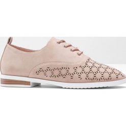 Buty sznurowane z pianką youfoam bonprix dymny różowy. Różowe baleriny damskie bonprix, bez wzorów, bez obcasa. Za 99,99 zł.