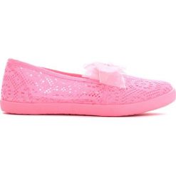 Różowe Tenisówki Beauty Fame. Czerwone buty sportowe dziewczęce marki Born2be, w koronkowe wzory, z koronki. Za 14,99 zł.