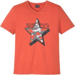 T-shirt Slim Fit bonprix czerwony z nadrukiem. Czerwone t-shirty męskie bonprix, s, z nadrukiem, bez kołnierzyka. Za 34,99 zł.