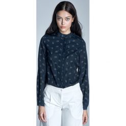 Bluzka z plisami na dekolcie - granat/biały. Białe bluzki damskie NIFE, xl, bez wzorów, z poliesteru, eleganckie, z klasycznym kołnierzykiem, bez rękawów. Za 119,90 zł.