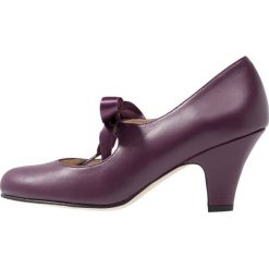 LAB Czółenka sznurowane tibet viola. Fioletowe czółenka damskie marki LAB, ze skóry. Za 399,00 zł.