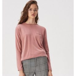 Gładki sweter z kieszenią - Różowy. Różowe swetry damskie Sinsay, s, bez wzorów, bez rękawów, bez kaptura. Za 39,99 zł.