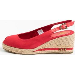 U.S. POLO ASSN. sandały damskie VICTORIA ROPE 4089S0/CY3 40 czerwone. Czerwone sandały damskie U.S. Polo Assn., bez wzorów, ze skóry, eleganckie, na wysokim obcasie, bez zapięcia. W wyprzedaży za 239,00 zł.