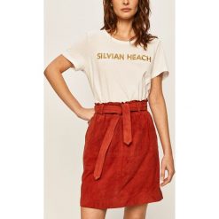 Pepe Jeans - Spódnica skórzana Vivian. Czerwone spódniczki damskie Pepe Jeans, na co dzień, s, bez wzorów, z poliesteru, casualowe, mini, rozkloszowane. W wyprzedaży za 399,90 zł.