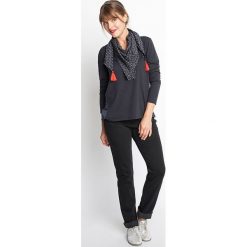 Dżinsy - Regular fit - w kolorze czarnym. Czarne jeansy damskie TBS, w paski, z standardowym stanem. W wyprzedaży za 87,95 zł.