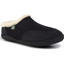 Kapcie KAMIK - Cabin HK0151 Black. Czarne klapki męskie Kamik, z tworzywa sztucznego, bez zapięcia. W wyprzedaży za 149,00 zł.