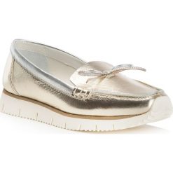 Buty damskie. Żółte półbuty damskie Wittchen, na lato, bez wzorów, ze skóry, klasyczne, na wysokim obcasie, bez zapięcia. W wyprzedaży za 399,90 zł.