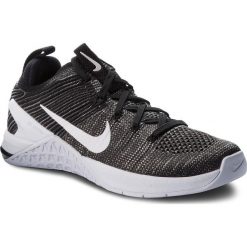 Buty NIKE - Metcon Dsx Flyknit 2 924595 003 Black/White. Czarne buty sportowe damskie Nike, bez wzorów, z tworzywa sztucznego, sportowe, na fitness i siłownię. W wyprzedaży za 539,00 zł.