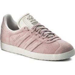 Buty adidas - Gazelle Stitch And Turn W BB6708 Wonpnk/Wonpnk/Ftwwht. Różowe buty sportowe damskie Adidas, na co dzień, bez wzorów, z zamszu, bez obcasa, na płaskiej podeszwie, bez zapięcia. W wyprzedaży za 299,00 zł.