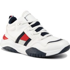 Sneakersy TOMMY HILFIGER - High Top Lace-Up Sneaker T3B4-30486-0815 D White 100. Białe trampki chłopięce TOMMY HILFIGER, bez wzorów, ze skóry ekologicznej, na sznurówki. W wyprzedaży za 319,00 zł.