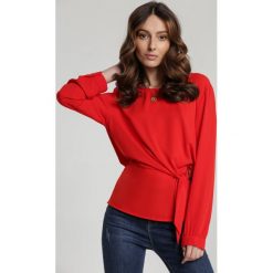 Czerwona Bluzka Corraroe. Czerwone bluzki damskie Renee, s, w paski, z jeansu, eleganckie, z okrągłym kołnierzem, z długim rękawem. Za 69,99 zł.