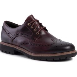 Półbuty CLARKS - Batcombe Wing 261430487 Burgundy Leather. Czerwone półbuty męskie Clarks, na co dzień, bez wzorów, ze skóry, bez zapięcia. W wyprzedaży za 269,00 zł.