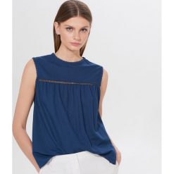 Trapezowy top z wiskozą - Zielony. Zielone topy damskie Mohito, s, bez wzorów, z wiskozy, bez kołnierzyka. Za 59,99 zł.