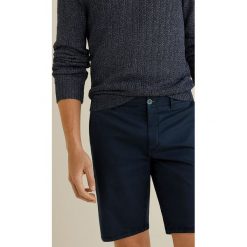 Mango Man - Szorty Gracia4. Czarne spodenki i szorty męskie marki Mango Man, bez wzorów, z elastanu, casualowe. Za 139,90 zł.