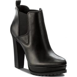 Botki GUESS - Rita FLRIT3 LEA10 BLACK. Czarne botki damskie skórzane marki Guess. W wyprzedaży za 419,00 zł.