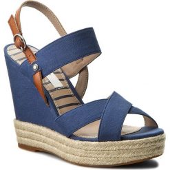 Espadryle PEPE JEANS - Walker Plain PLS90269 Naval Blue 575. Niebieskie espadryle damskie Pepe Jeans, bez wzorów, z jeansu, bez obcasa, na obcasie. W wyprzedaży za 169,00 zł.