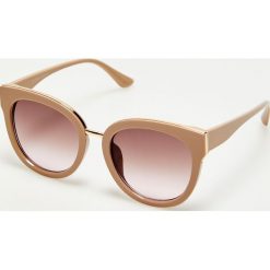 Okulary przeciwsłoneczne. Brązowe okulary przeciwsłoneczne damskie Moodo. Za 29,99 zł.