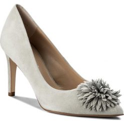 Szpilki SOLO FEMME - 75476-88-G15/000-04-0 Szary. Szare szpilki Solo Femme, z aplikacjami, ze skóry, eleganckie, bez obcasa, na obcasie, bez zapięcia. W wyprzedaży za 219,00 zł.