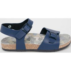 Guess Jeans - Sandały dziecięce. Niebieskie sandały chłopięce z jeansu, na klamry. W wyprzedaży za 219,90 zł.