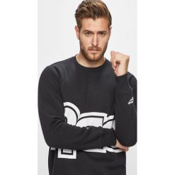 Reebok Classic - Bluza. Czarne bluzy męskie Reebok Classic, m, z nadrukiem, z bawełny, z okrągłym kołnierzem, bez rękawów, bez kaptura. W wyprzedaży za 179,90 zł.