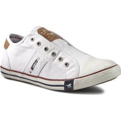Trampki MUSTANG - 38A023 Weiss. Białe trampki męskie Mustang, na co dzień, bez wzorów, z gumy, bez zapięcia. Za 179,00 zł.