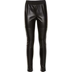 Legginsy z materiału w optyce skóry bonprix czarny. Czarne legginsy skórzane bonprix. Za 124,99 zł.