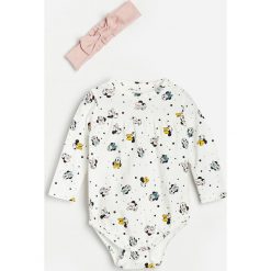 Bawełniane body i opaska Myszka Minnie - Kremowy. Białe opaski damskie Reserved, z motywem z bajki, z bawełny. Za 35,99 zł.
