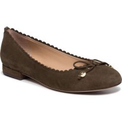 Baleriny LAUREN RALPH LAUREN - Glennie 802755529002 Olive. Zielone baleriny damskie Lauren Ralph Lauren, bez wzorów, z zamszu, klasyczne, bez obcasa, na płaskiej podeszwie. W wyprzedaży za 259,00 zł.