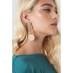 Kolczyki damskie: NA-KD Accessories Wiszące kolczyki – Gold