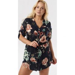 Granatowa Tunika Kahliphia. Niebieskie tuniki damskie Born2be, xl, bez wzorów, bez kołnierzyka, bez rękawów. W wyprzedaży za 59,99 zł.