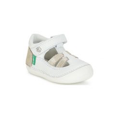 Sandały Dziecko Kickers SUSHY. Białe sandały dziewczęce marki Kickers, bez zapięcia. Za 199,00 zł.