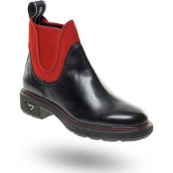 BOTKI EMPORIO ARMANI. Czarne botki damskie Emporio Armani, ze skóry, na wysokim obcasie, na obcasie, bez zapięcia. Za 1079,00 zł.