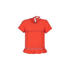 Bluzki Betty London GEERIE. Czerwone bluzki damskie Betty London, s, bez wzorów, bez kołnierzyka, bez rękawów. Za 83,85 zł.