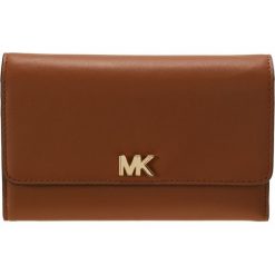 MICHAEL Michael Kors MONEY PIECES CARRYALL Portfel acorn. Brązowe portfele damskie marki MICHAEL Michael Kors. Za 529,00 zł.