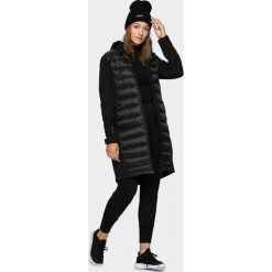 Softshell damski SFD601 - głęboka czerń - Outhorn. Kurtki damskie Outhorn, bez wzorów, z softshellu, długie, bez kaptura. Za 249,99 zł.