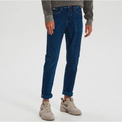 Jeansy regular - Granatowy. Niebieskie jeansy męskie Cropp, m, bez wzorów. Za 119,99 zł.