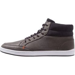 HUB MARK MID 2.0 MERLINS Sneakersy wysokie navy/white/black. Szare sneakersy męskie marki HUB, bez wzorów, ze skóry, bez zapięcia. Za 509,00 zł.