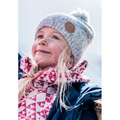 Czapka "Engvik" w kolorze szarym. Szare czapeczki niemowlęce Reima, z aplikacjami, z wełny. W wyprzedaży za 49,95 zł.