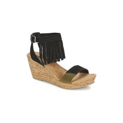 Sandały Minnetonka POPPY. Czarne sandały damskie marki Minnetonka. Za 335,20 zł.