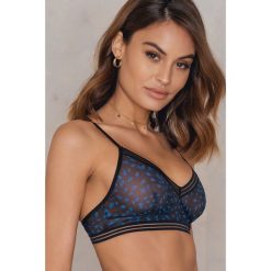 NA-KD Lingerie Biustonosz z siateczki - Multicolor. Brązowe biustonosze NA-KD Lingerie, w paski, z elastanu. W wyprzedaży za 24,28 zł.
