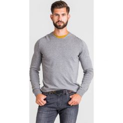 SWETER TRUSSARDI JEANS. Szare swetry męskie Trussardi Jeans, xl, z haftami, z wełny, z okrągłym kołnierzem, bez kaptura. Za 254,50 zł.