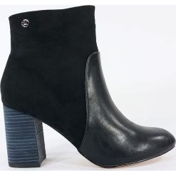 BOTKI DAMSKIE MON 0440 CZA. Botki damskie Monnari, ze skóry ekologicznej, bez obcasa, bez zapięcia. Za 89,00 zł.